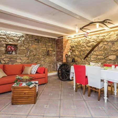 Lovely Home In Jurdani With Outdoor Swimming Pool Holiday home Jurdani