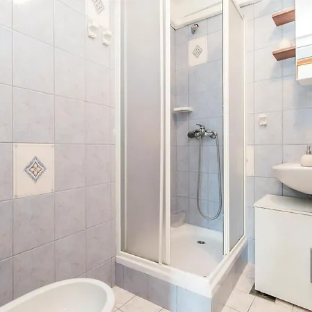 Lovely Home In Jurdani With Outdoor Swimming Pool *