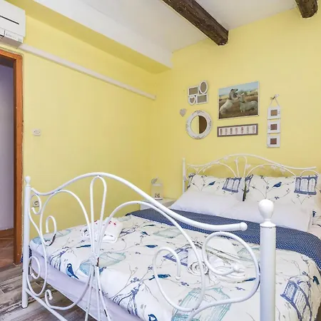 Holiday home Lovely Home In Jurdani With Outdoor Swimming Pool *