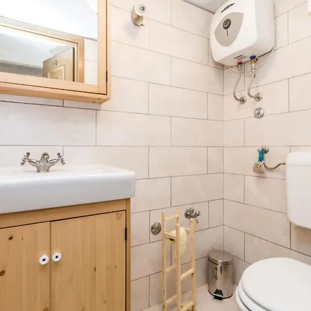 Lovely Home In Jurdani With Outdoor Swimming Pool Holiday home Jurdani