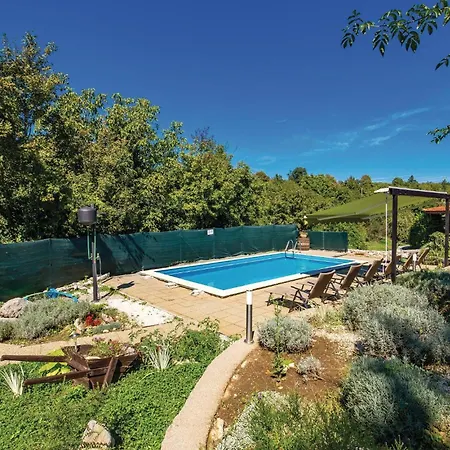 Lovely Home In Jurdani With Outdoor Swimming Pool Holiday home Jurdani